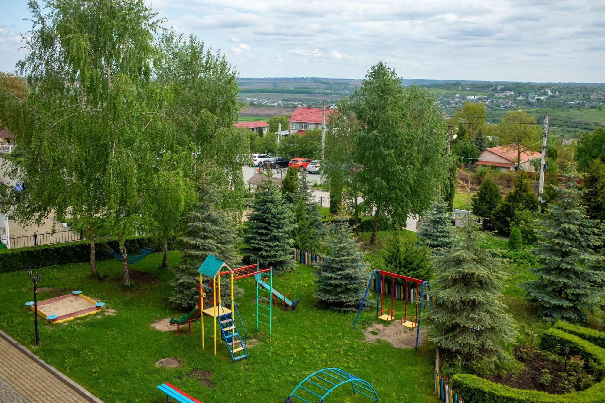 Vitapark Sonyachnyy Provans Satanov Exterior foto